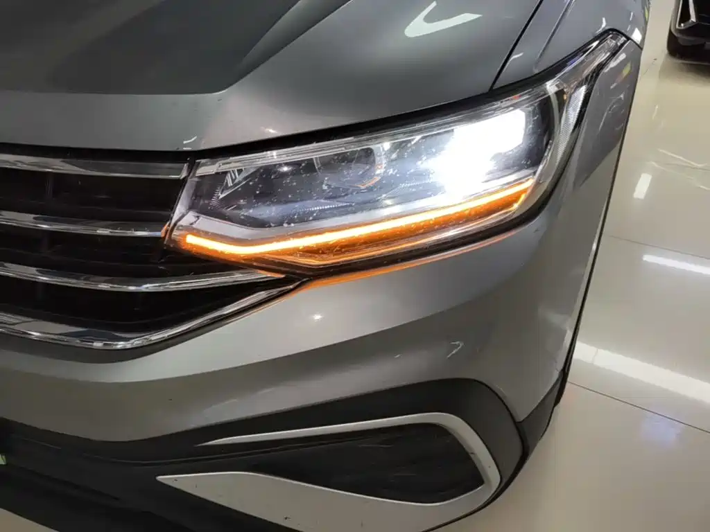 Volkswagen Tiguan L 2023 — фото 18