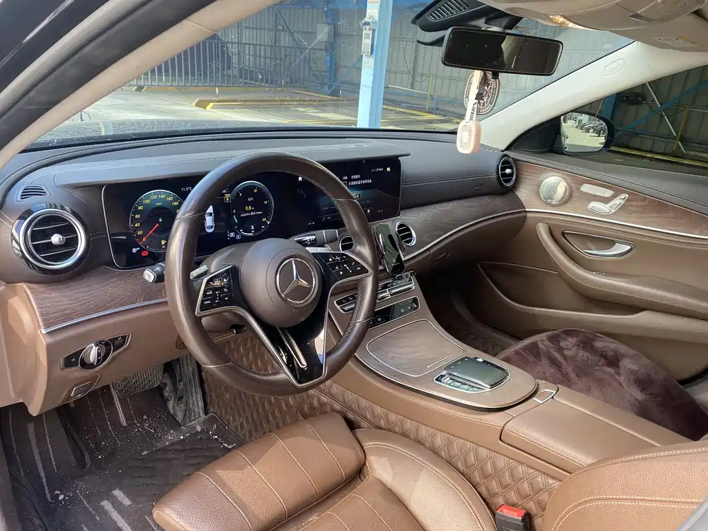 Mercedes-Benz E-Class 2023 — фото 5