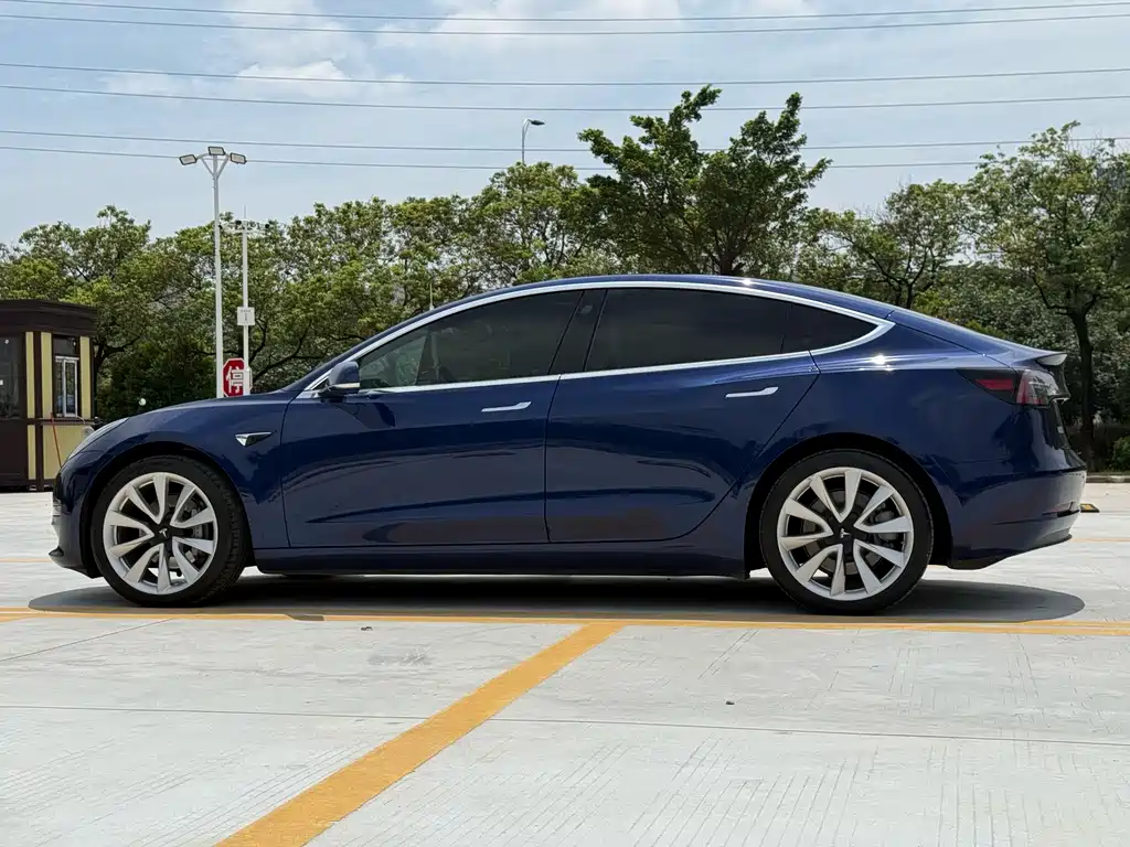 Tesla Model 3 2020 — фото 15