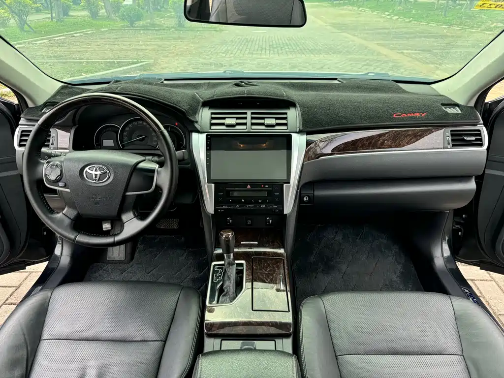 Toyota Camry 2017 — фото 5