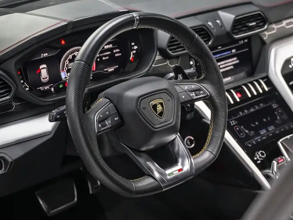 Lamborghini Urus 2019 — фото 8