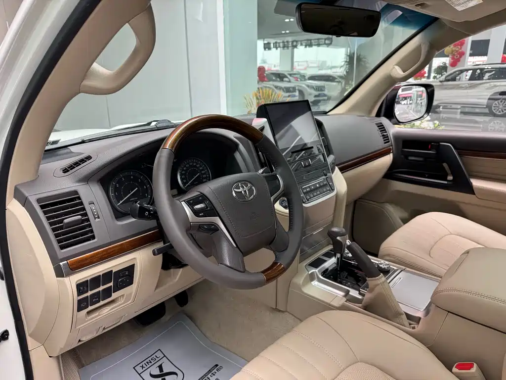 Toyota Land Cruiser 2019 — фото 10