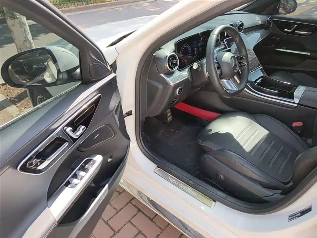 Mercedes-Benz C-Class 2023 — фото 16