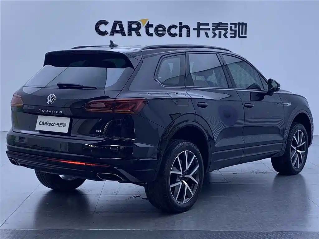Volkswagen Touareg 2022 — фото 8