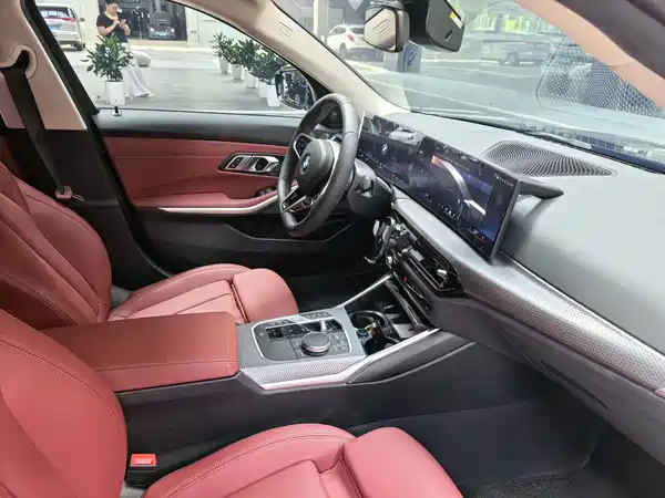 BMW 3 Series 2025