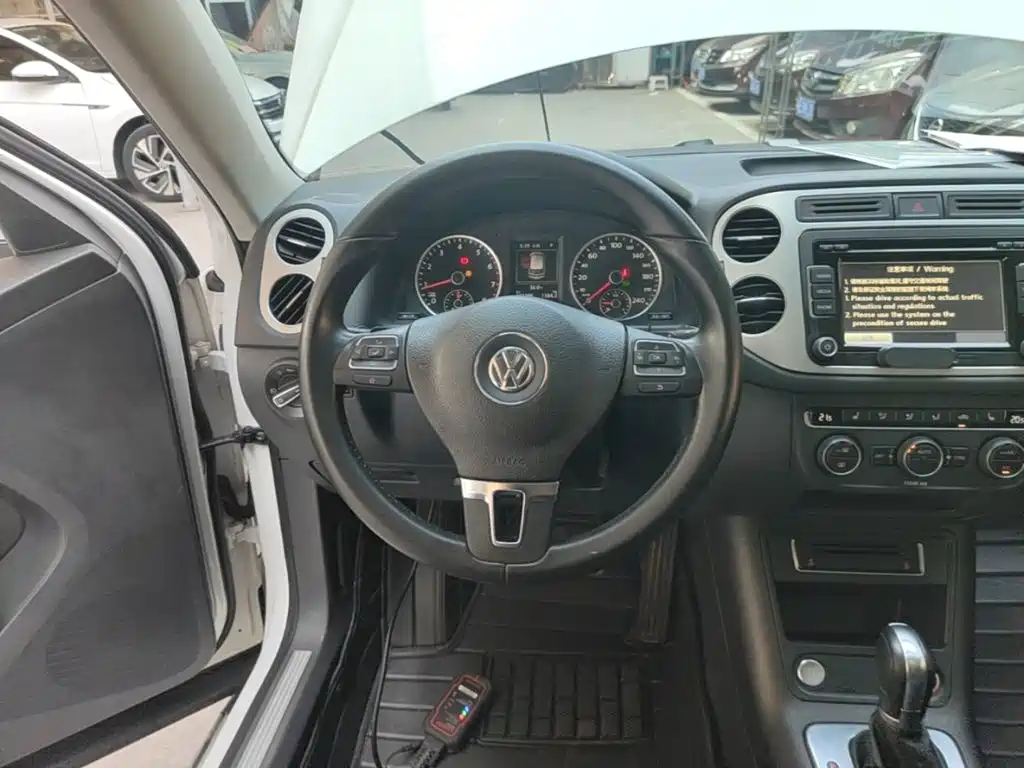 Volkswagen Tiguan 2016 — фото 11