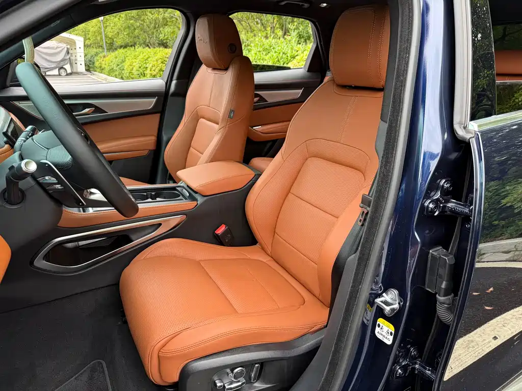 Jaguar F-PACE 2021 — фото 11