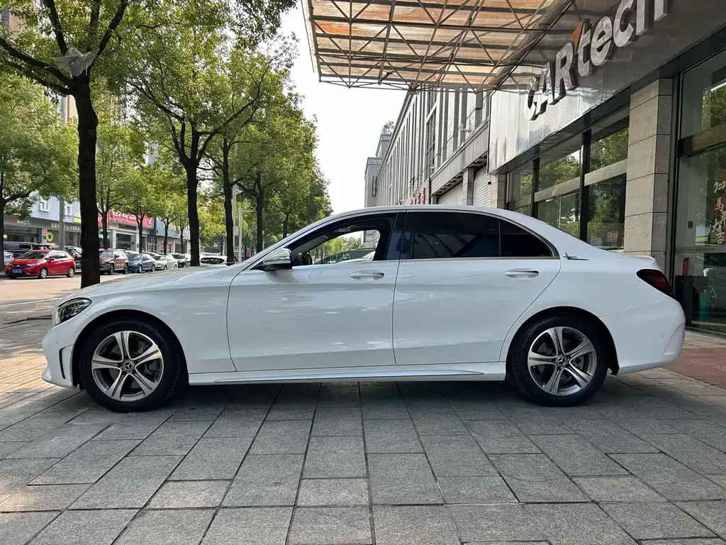 Mercedes-Benz C-Class 2020 — фото 13