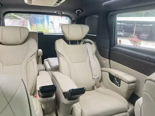 Toyota Vellfire 2024