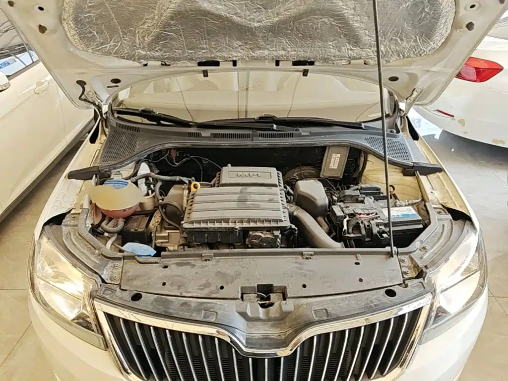 Skoda Rapid 2016 — фото 20