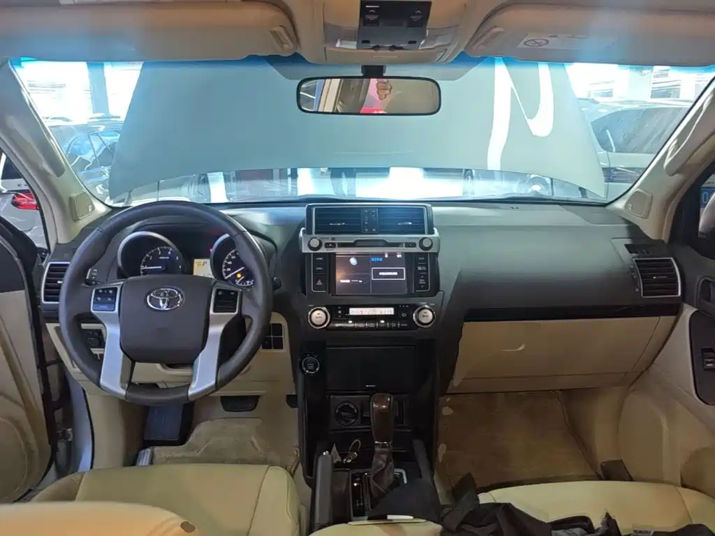 Toyota Prado 2016 — фото 10