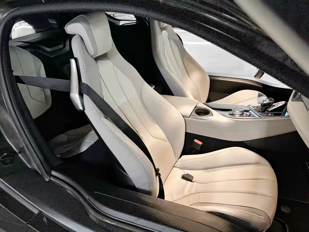 BMW i8 2018 — фото 13