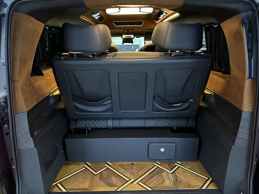 Mercedes-Benz V-Class 2018 — фото 20