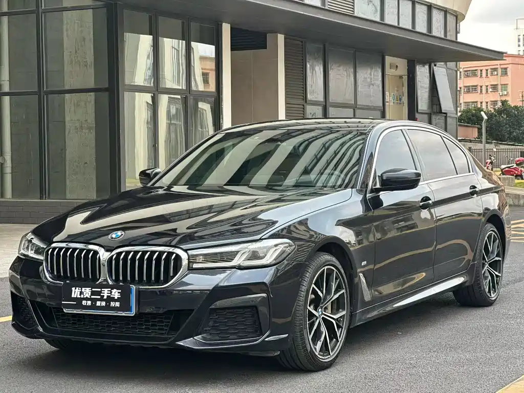 BMW 5 Series 2021 — фото 1