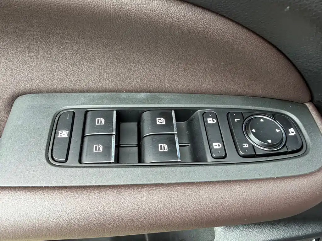 GAC Trumpchi M6 2019 — фото 19