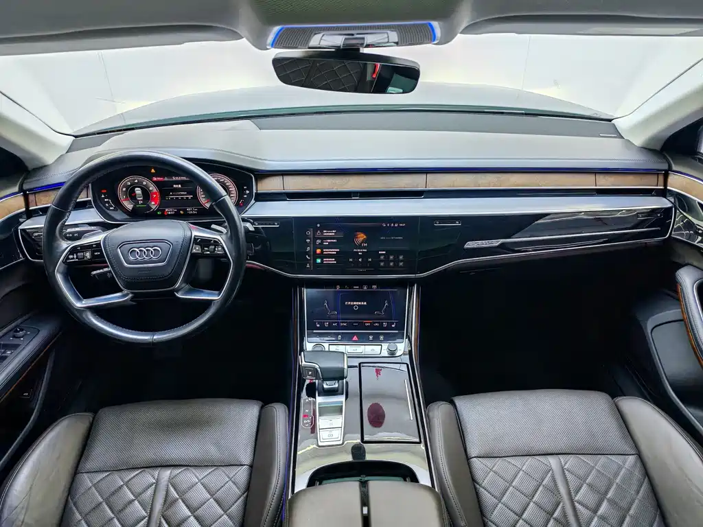 Audi A8 2021 — фото 12