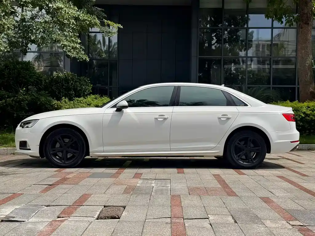 Audi A4L 2017