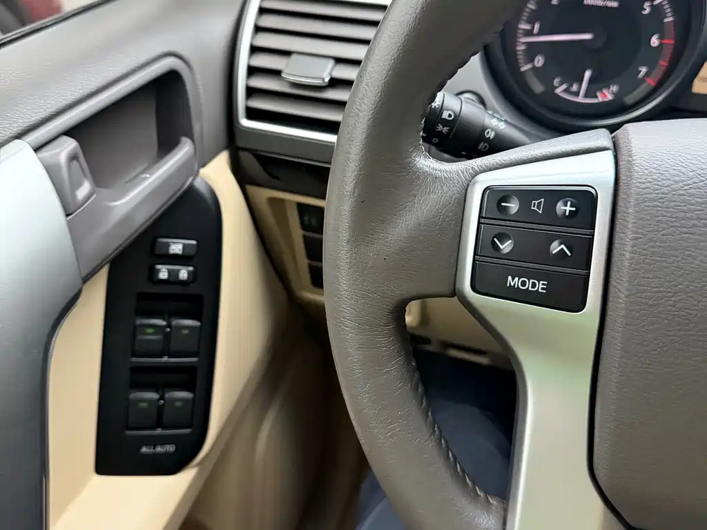 Toyota Prado 2016 — фото 23