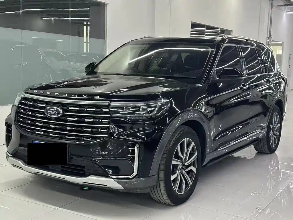 Ford Explorer 2023 — фото 1