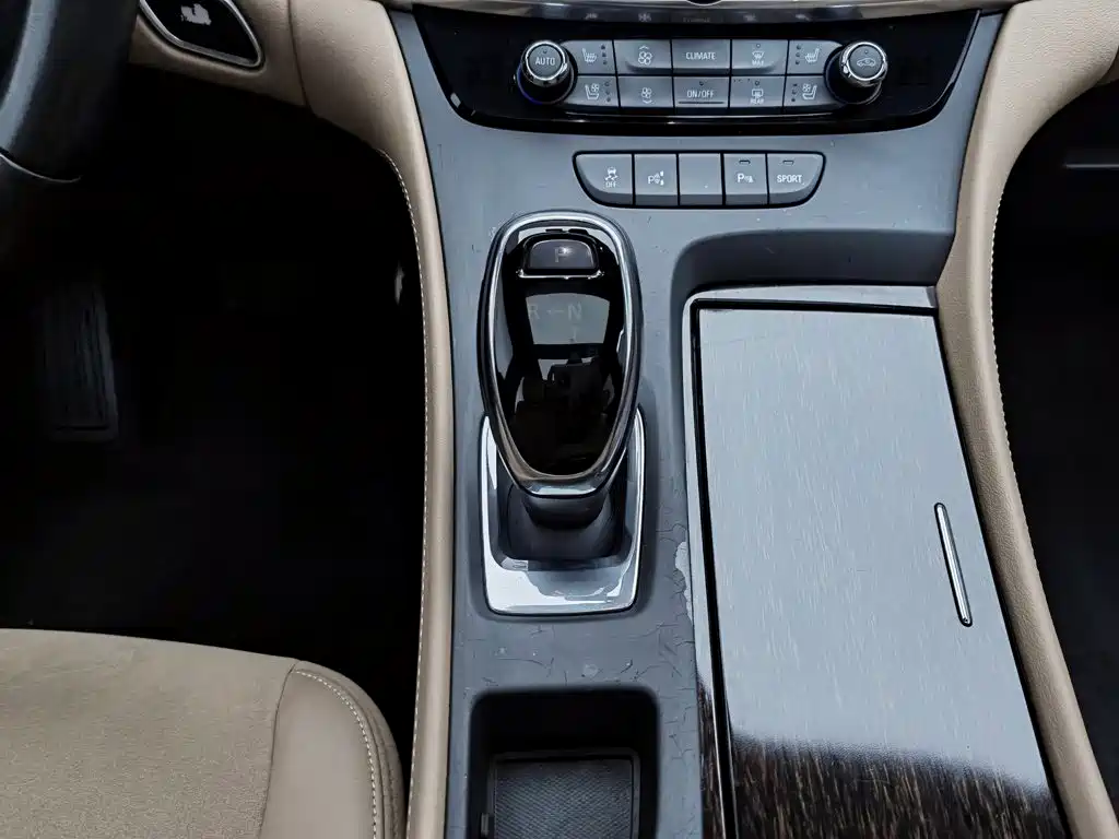 Buick LaCrosse 2017 — фото 13