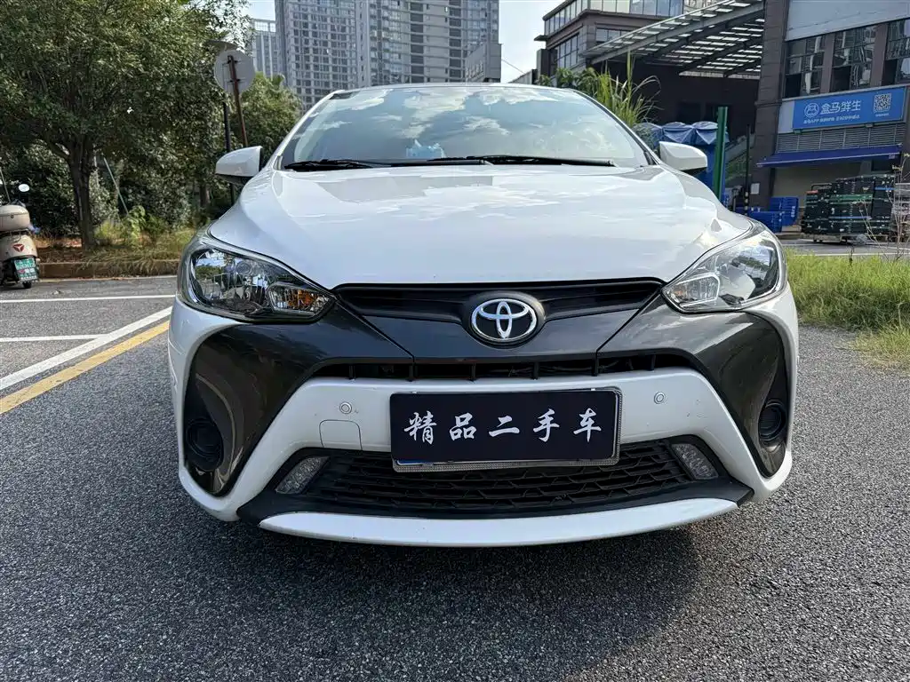 Toyota Yaris L 2021