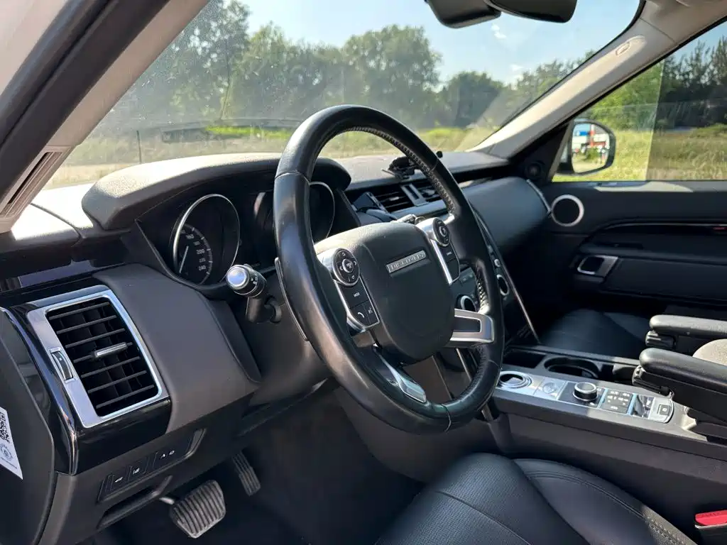 Land Rover Discovery 2018 — фото 15