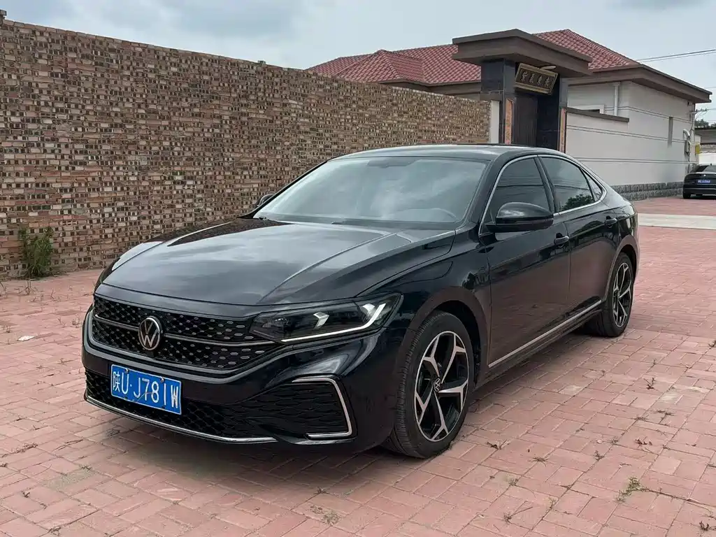 Volkswagen Passat 2023