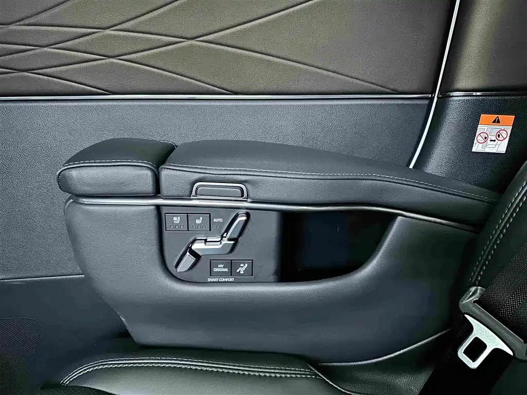 Toyota Alphard 2024 — фото 15