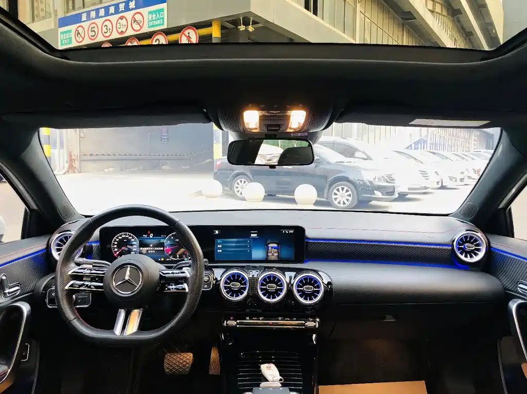 Mercedes-Benz A-Class 2024 — фото 10