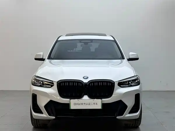 BMW iX3 2025