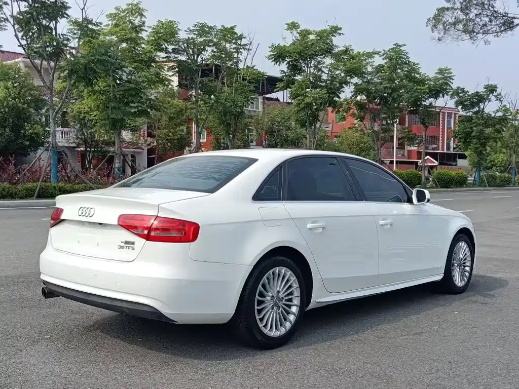 Audi A4L 2013