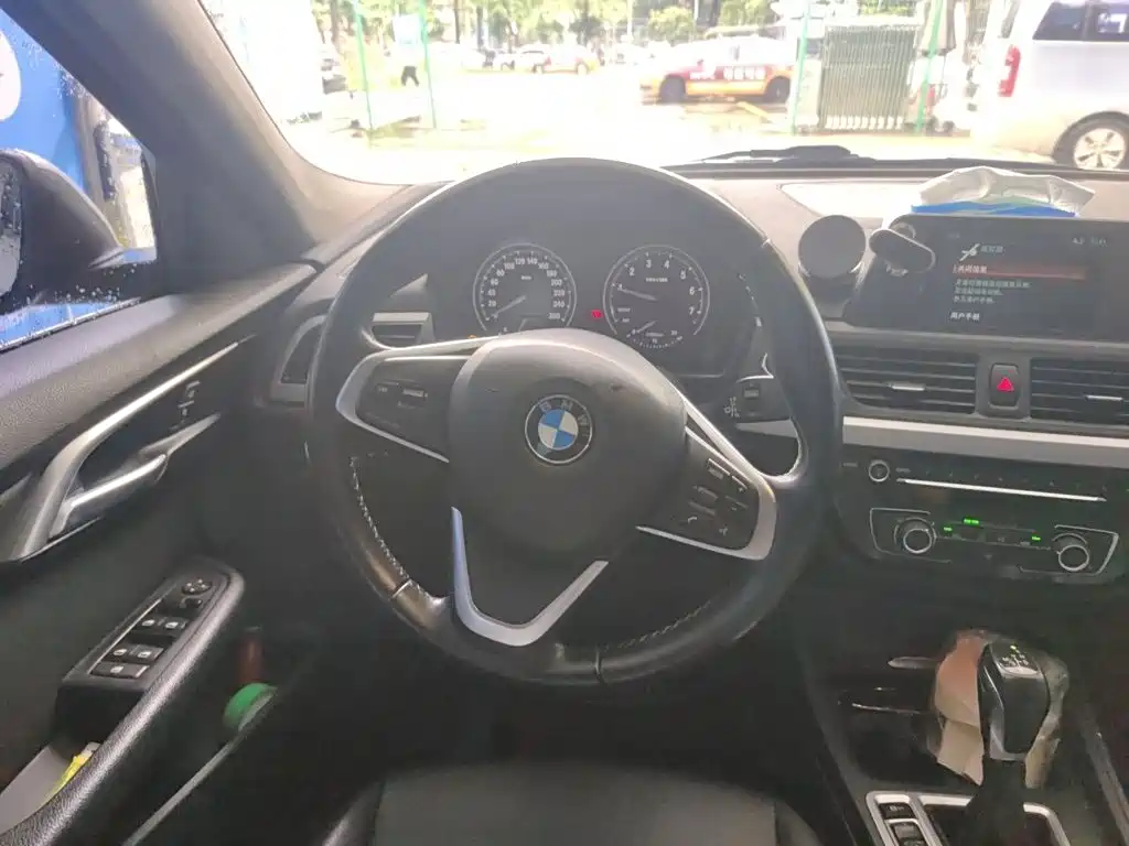 BMW 1 Series 2019 — фото 11