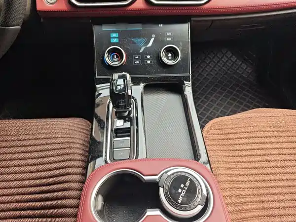 Jetour X70 PLUS 2025