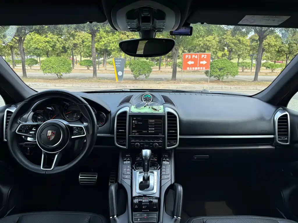 Porsche Cayenne 2015 — фото 10