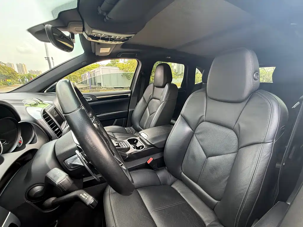 Porsche Cayenne 2015 — фото 16