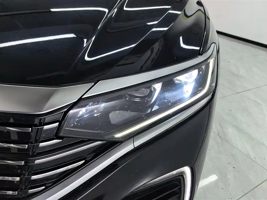 Volkswagen Passat PHEV 2023 — фото 5