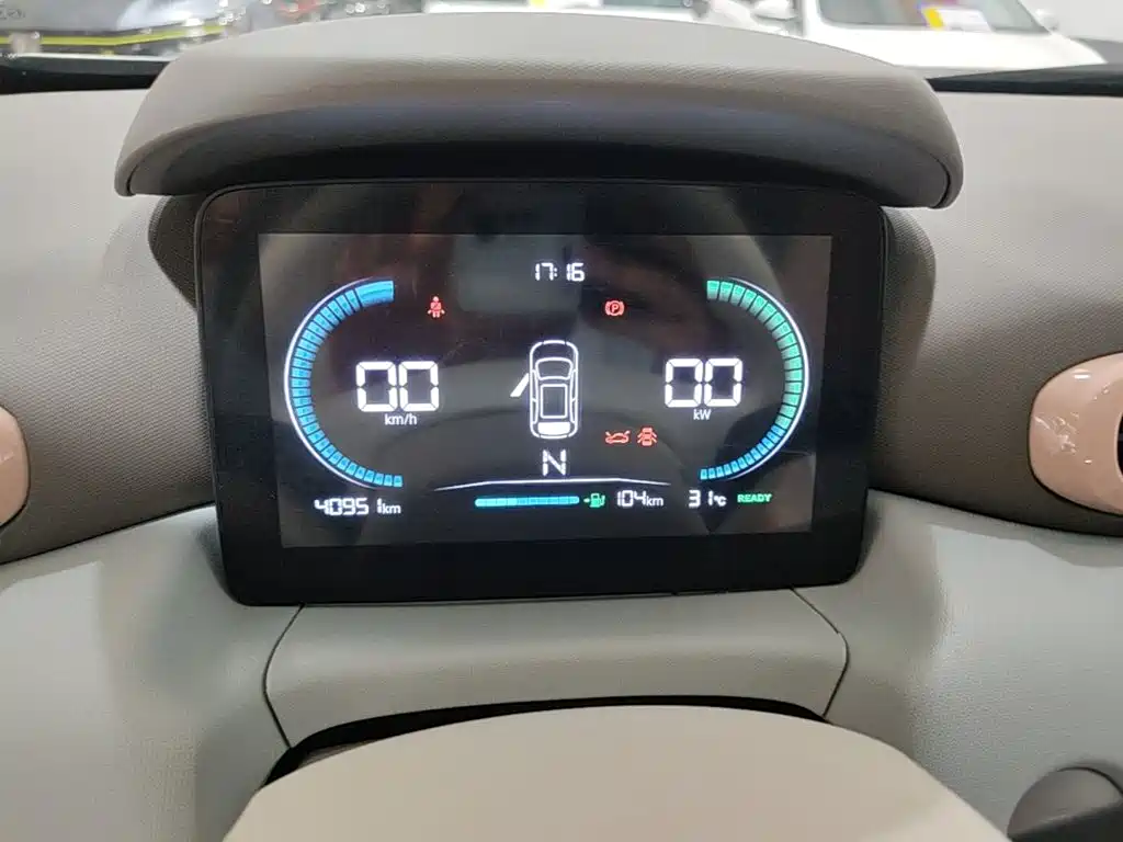 Leapmotor Zero Running T03 2024 — фото 12