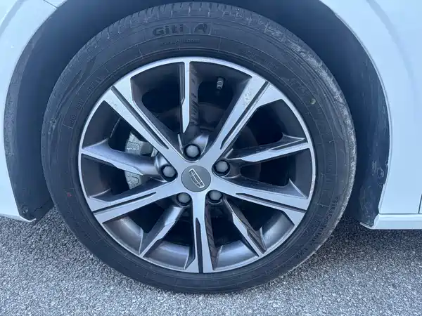 Geely Emgrand 2022