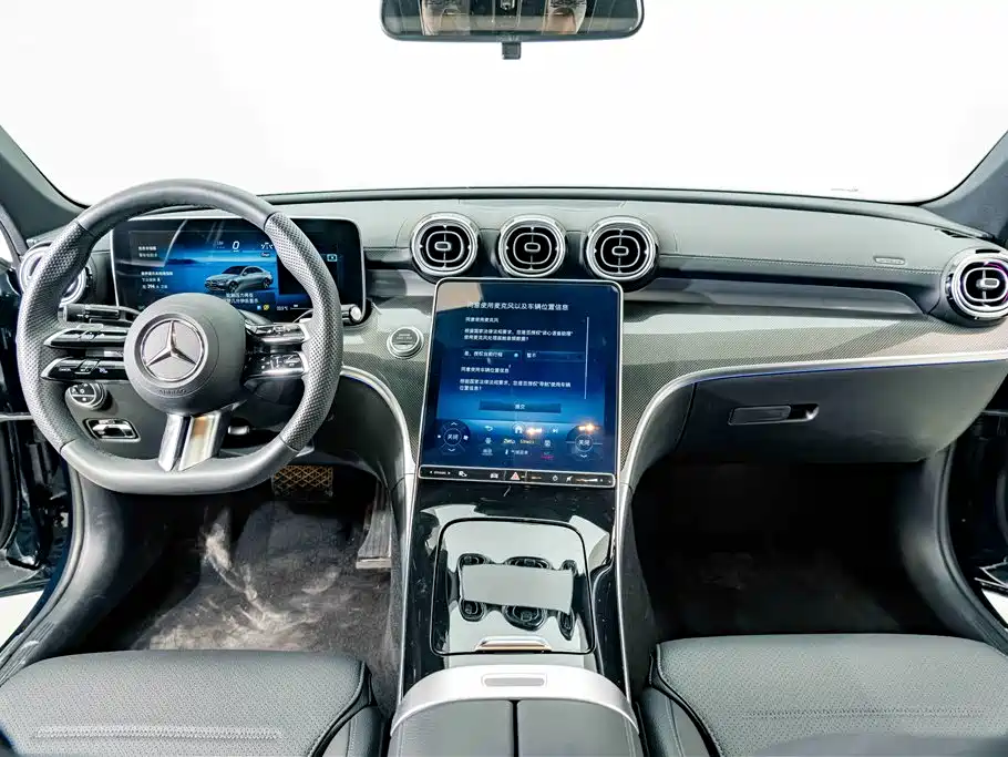Mercedes-Benz C-Class 2024 — фото 10