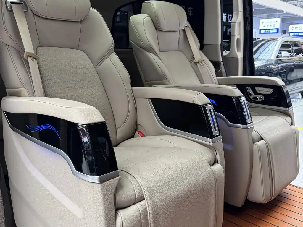 Mercedes-Benz V-Class 2022 — фото 4