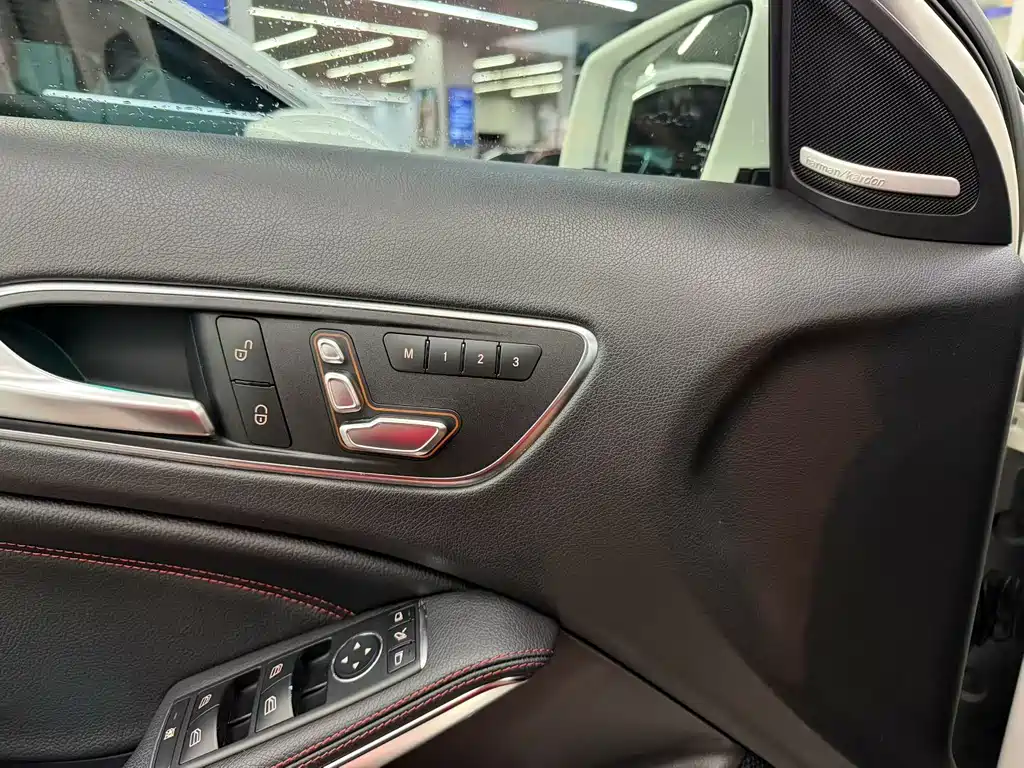 Mercedes-Benz GLA AMG 2019 — фото 15