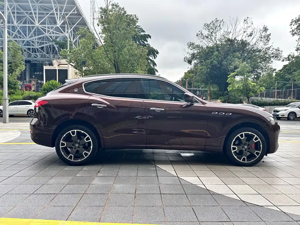 Maserati Levante 2018 — фото 9