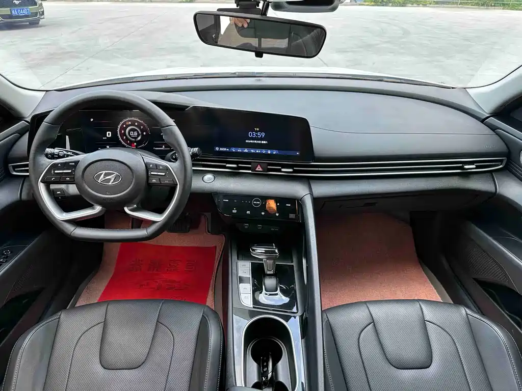 Hyundai Elantra 2022 — фото 12