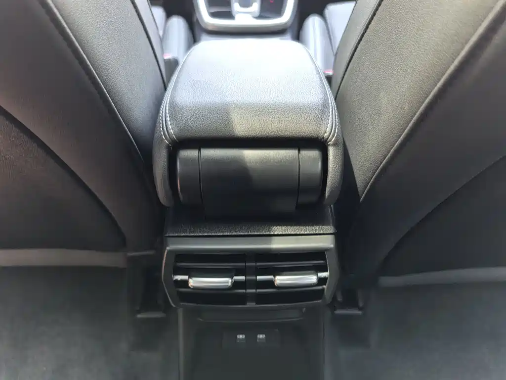 Audi A3 2023 — фото 11
