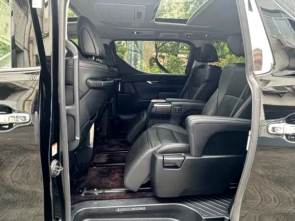 Toyota Vellfire 2022