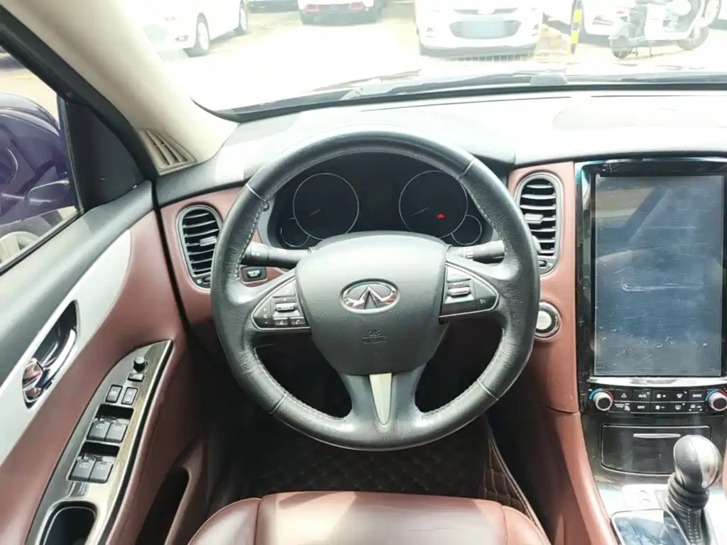 Infiniti QX50 2017 — фото 11