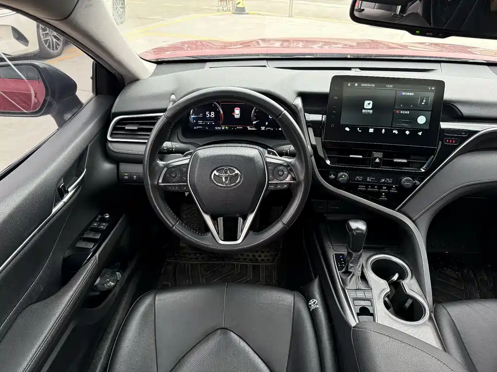Toyota Camry 2021 — фото 10