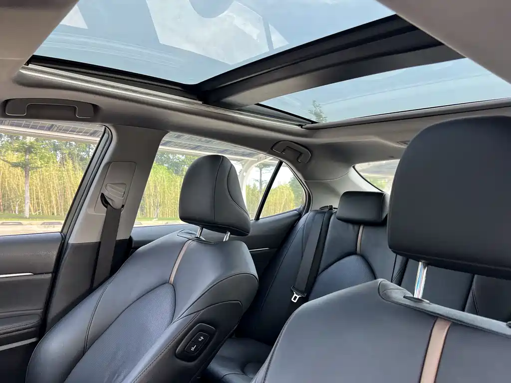 Toyota Camry 2020 — фото 13