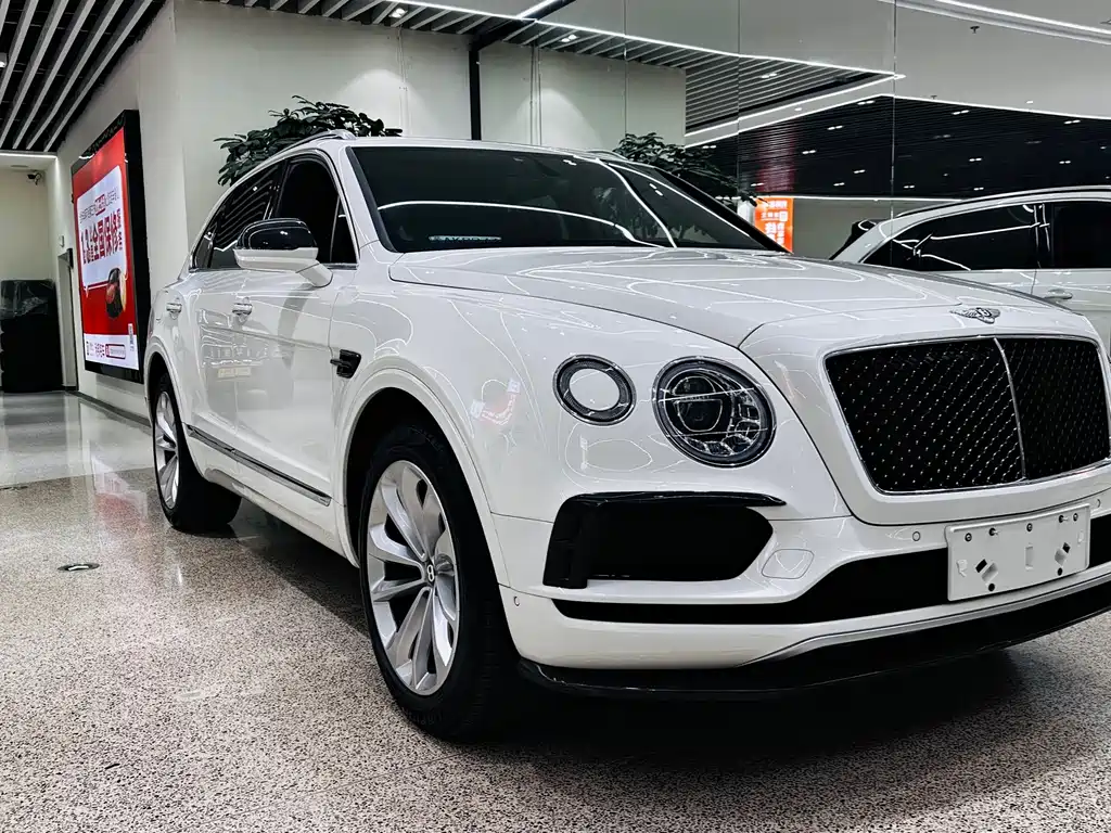 Bentley Bentayga 2020 — фото 9