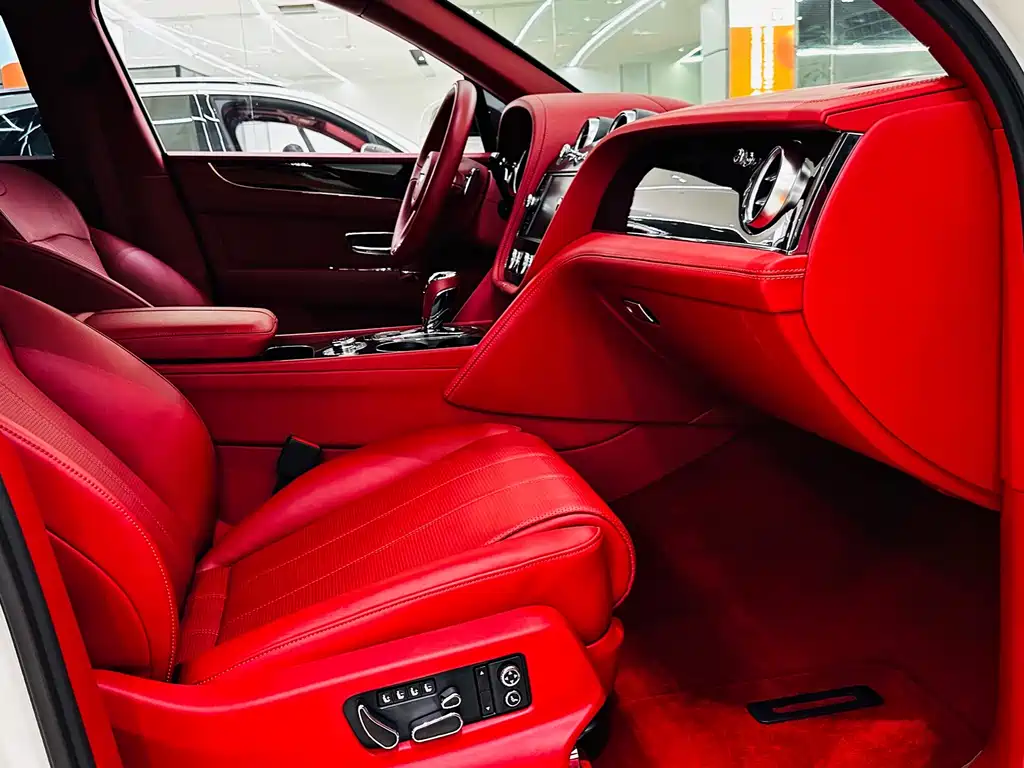 Bentley Bentayga 2020 — фото 19